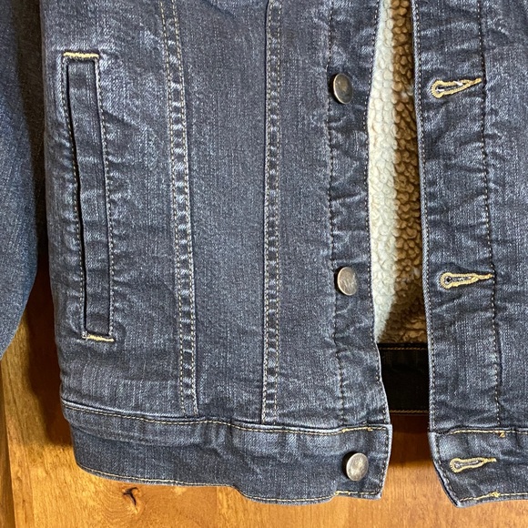 Wonder Nation Dark Charcoal Denim Jacket with Cream Sherpa Lining, L 10-12 - Picture 4 of 10